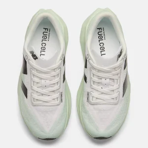 Women's New Blance Fuel Cell Rebel V 4 - Image 3