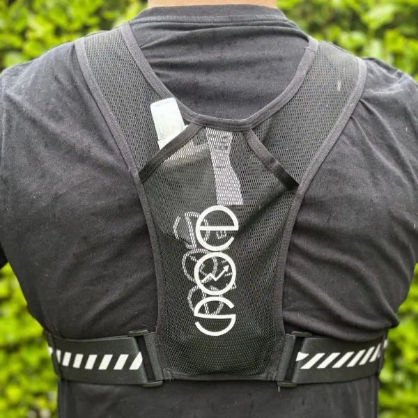 Black_running_vest_with_Water_Bottle_img Black_running_vest_with_Water_Bottle_img